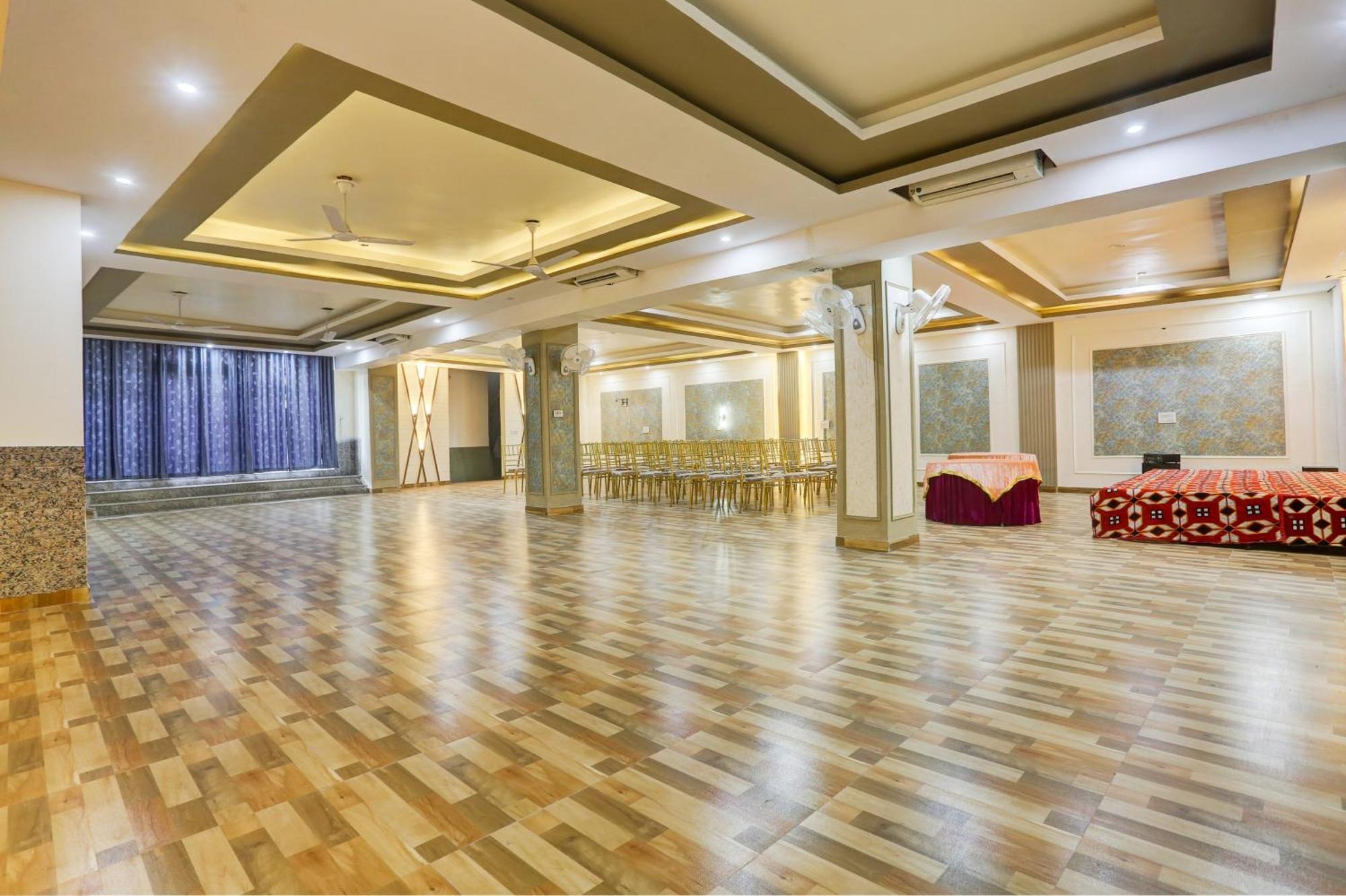 Collection O Jairaj Hotel Алвар Екстериор снимка