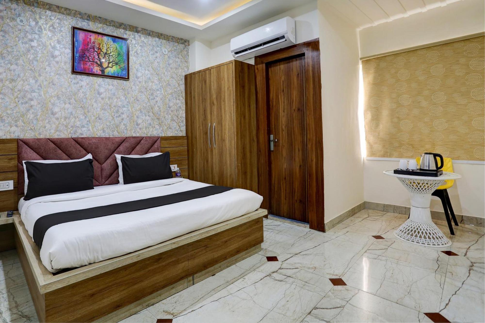 Collection O Jairaj Hotel Алвар Екстериор снимка