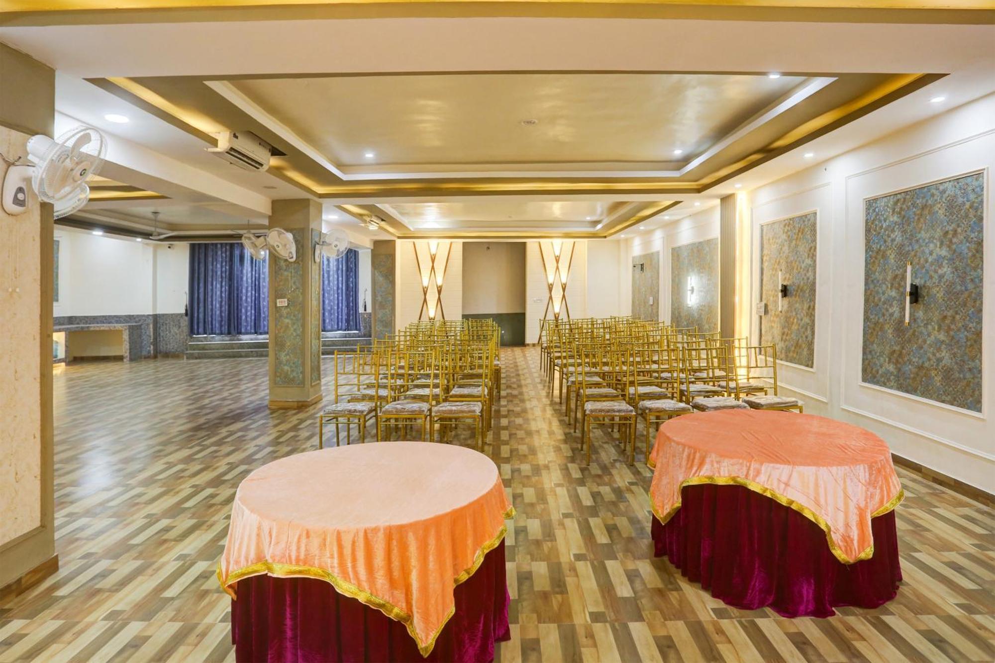 Collection O Jairaj Hotel Алвар Екстериор снимка