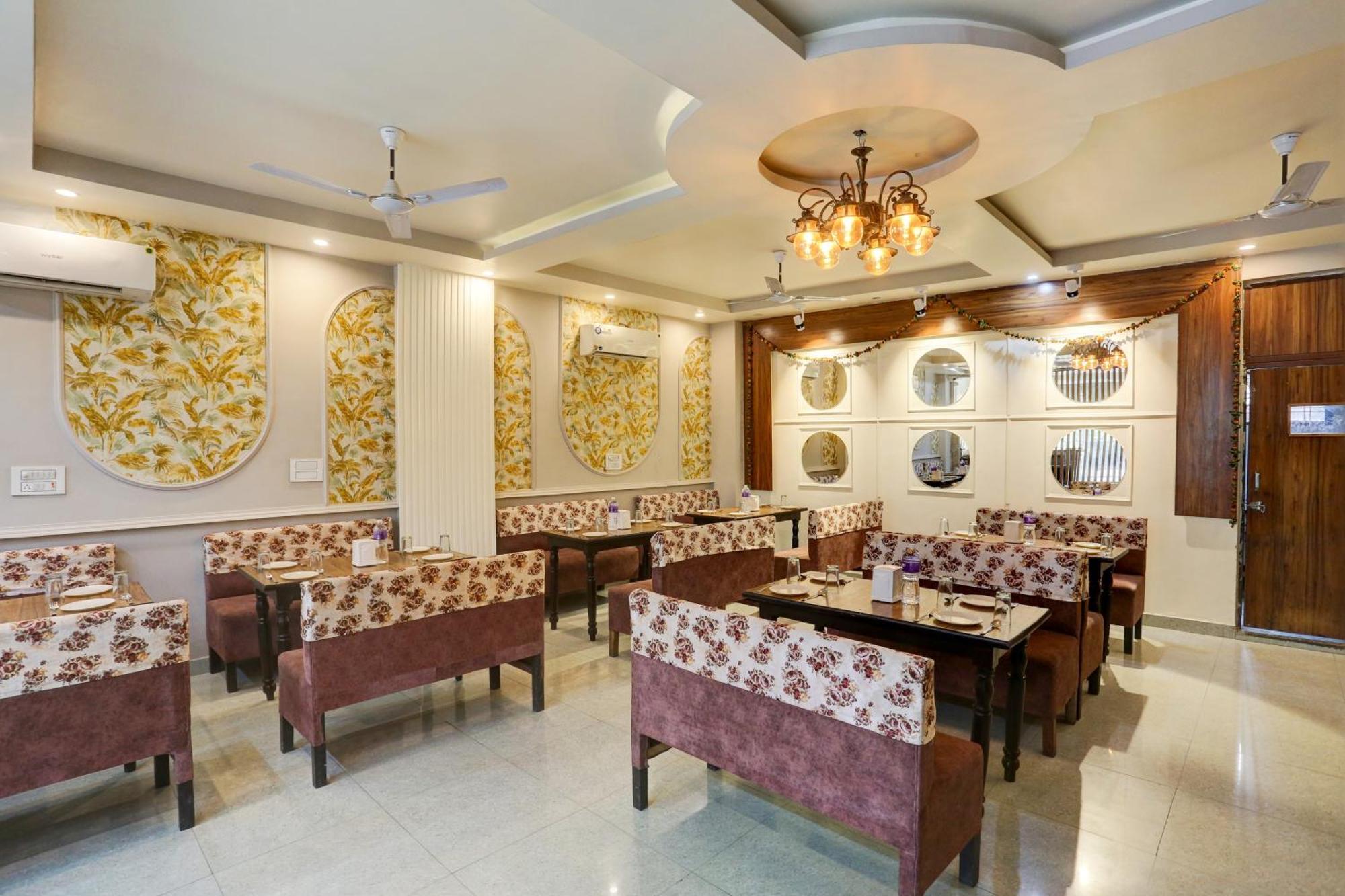Collection O Jairaj Hotel Алвар Екстериор снимка