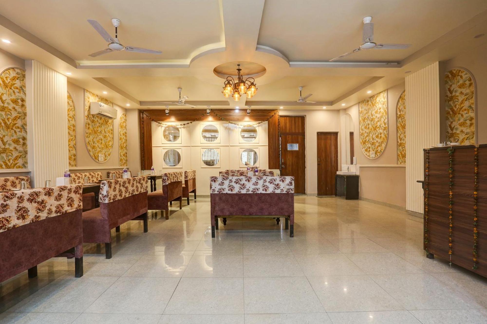 Collection O Jairaj Hotel Алвар Екстериор снимка